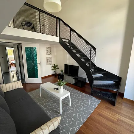 Entire Loft - With Foosball In The Centre Апартаменты