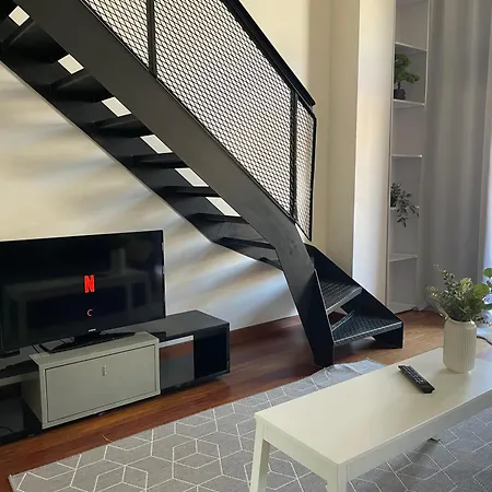 Entire Loft - With Foosball In The Centre Апартаменты Прага